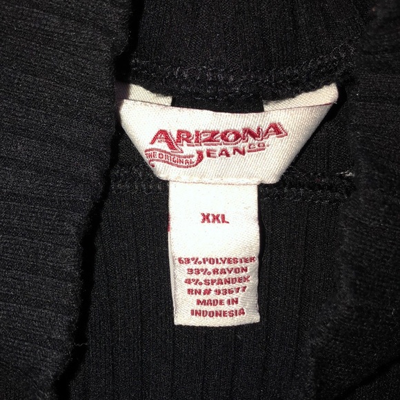 Sleeveless Turtle Neck - Picture 2 of 2